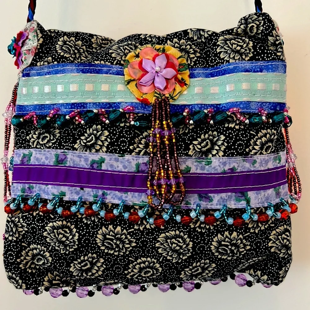 NWT vintage Square-shaped with tassels Handmade Hand-beaded in Aspen CO ROSETTES - Picture 3 of 15